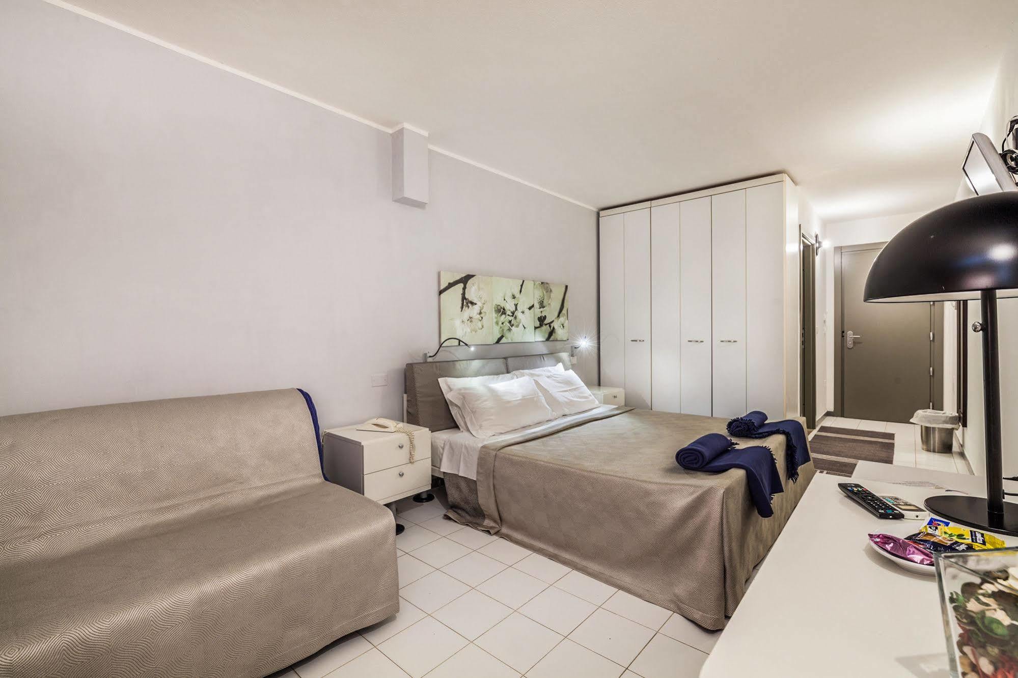 Hotel Residence Hibiscus La Caletta Luaran gambar